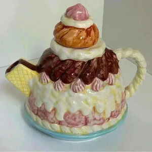 Ice Cream Sundae collectable  Teapot from Heritage Mint, USA